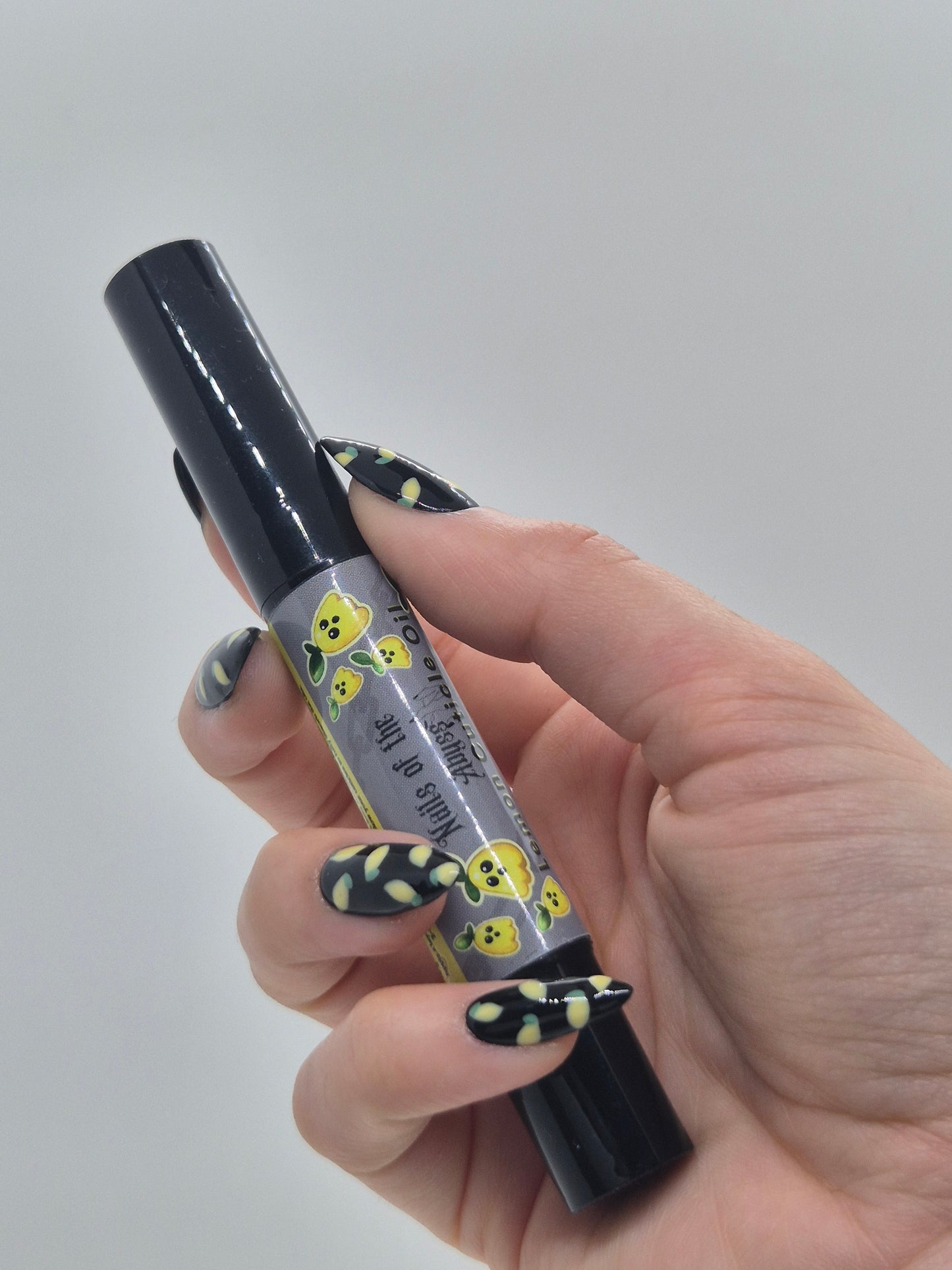 Lemon cuticle oil pen